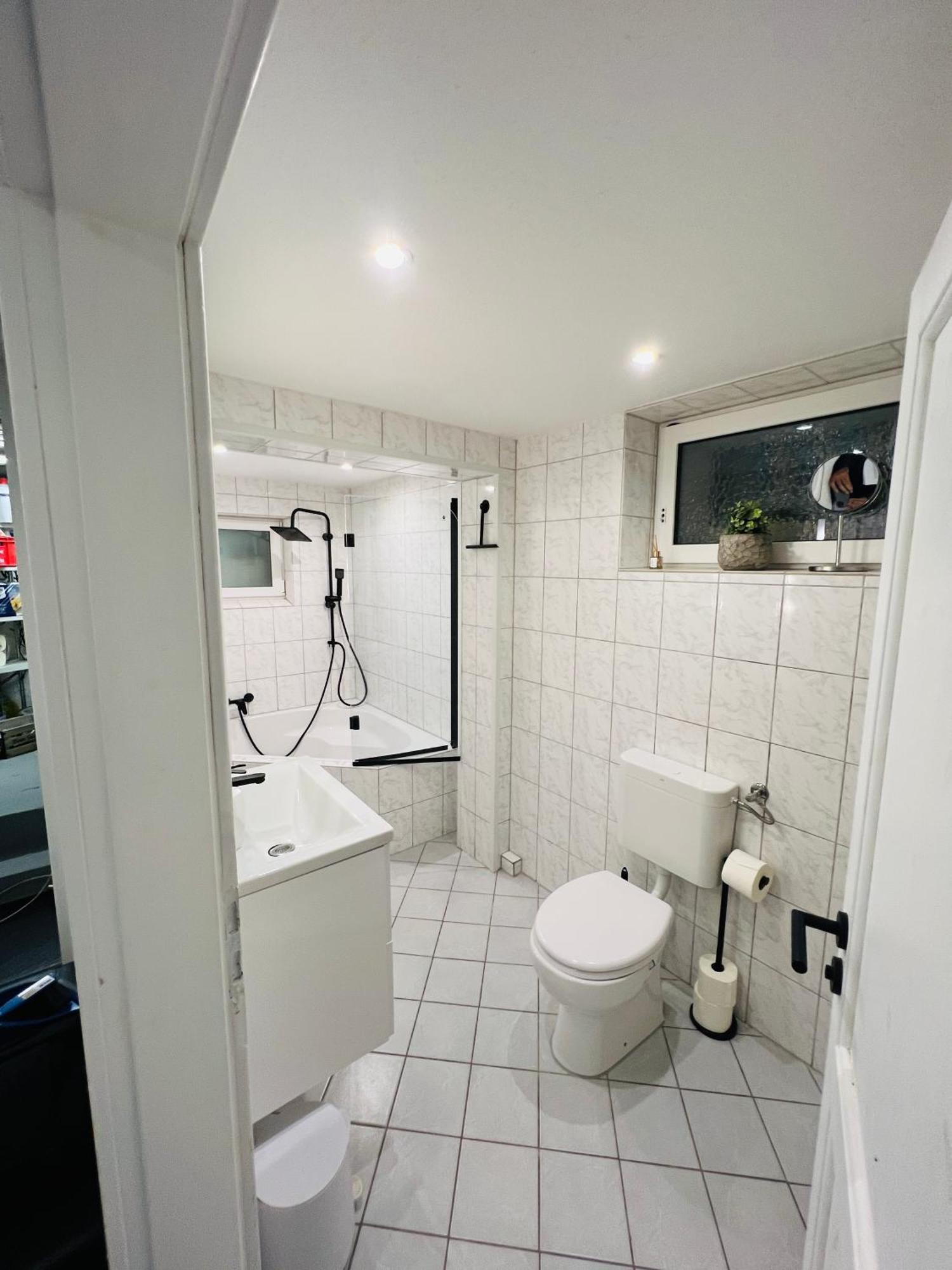 Souterrain 2 Zimmer Wohnung Freiburg Seepark Екстер'єр фото